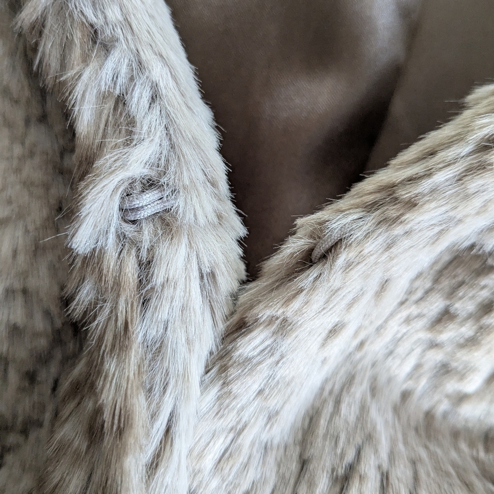AQUA Faux Fur Vest Size XS pre owned - Picture 5 of 8
